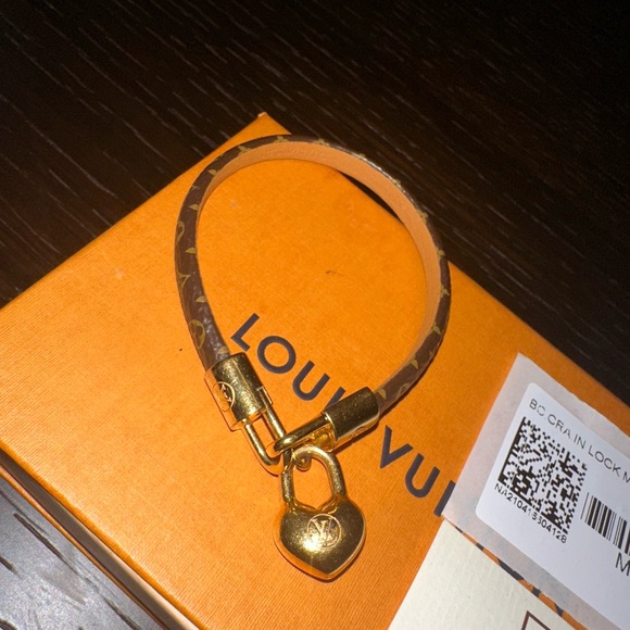 Crazy In Lock Bracelet | Louis Vuitton - Picture 5 of 6